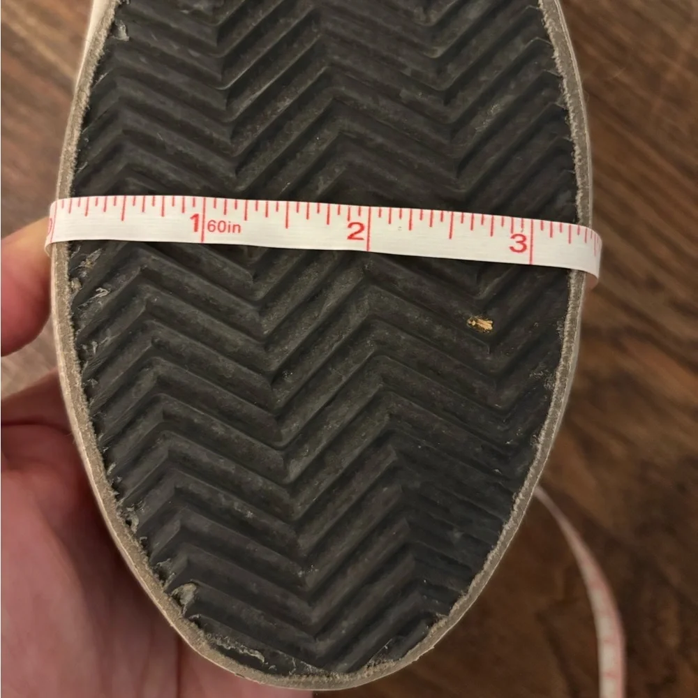 Golden Goose Sneaker 37 Women's
 **ONE SINGLE RIGHT SHOE ONLY** - Picture 16 of 16